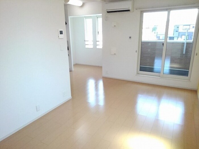 物件内観写真4　(居室)