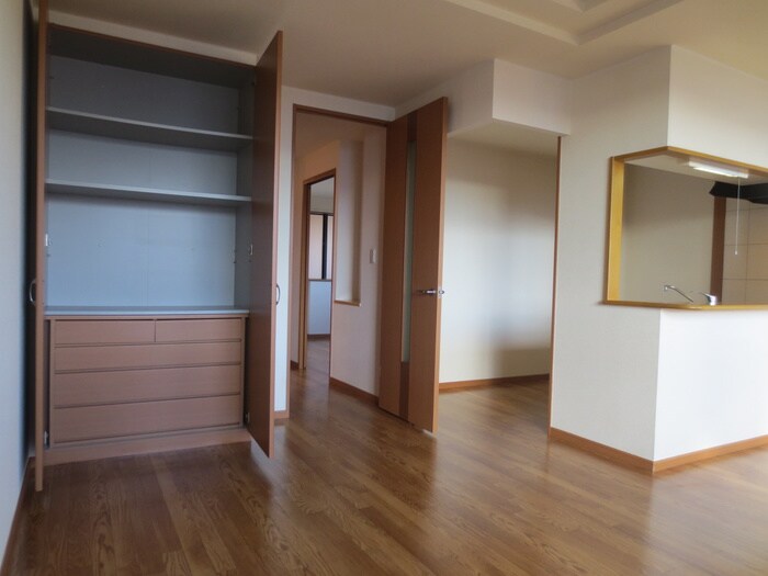 物件内観写真9　(居室)