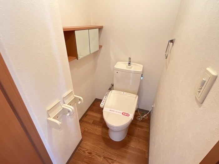 物件内観写真13　(トイレ)