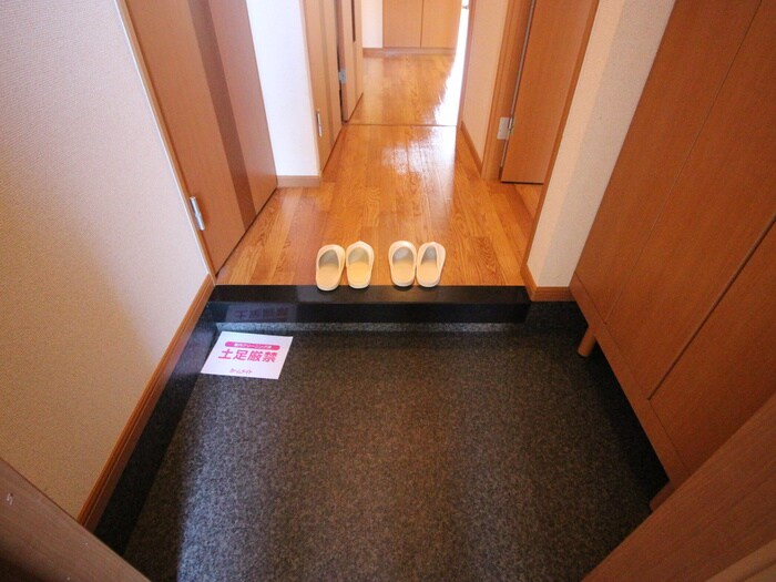物件内観写真19　(玄関)