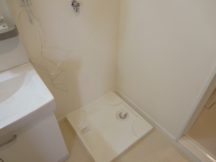 物件内観写真13　(洗濯機置場)