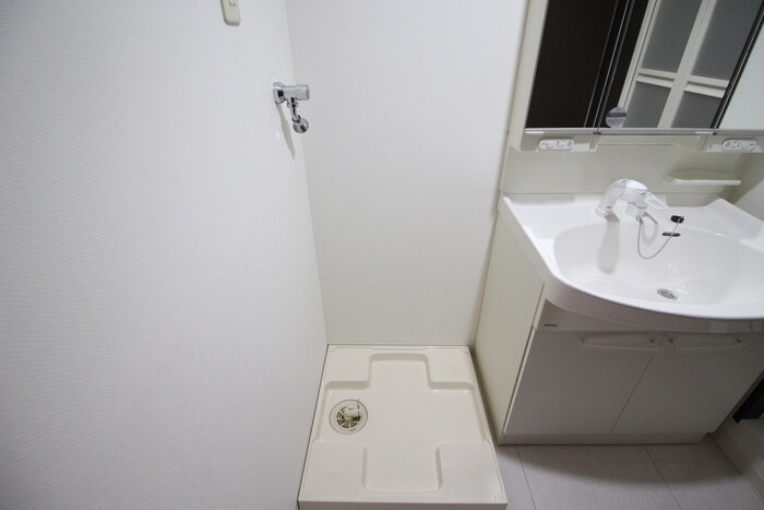 物件内観写真11　(洗濯機置場)