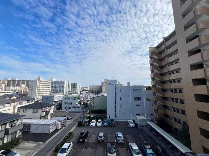 物件内観写真16　(室内からの展望)