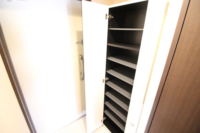 物件内観写真18　(靴箱)