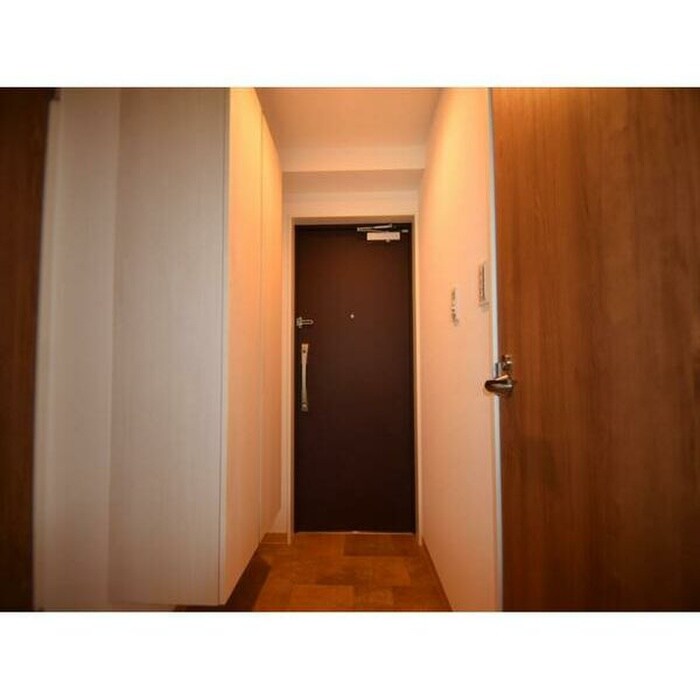 物件内観写真15　(玄関)