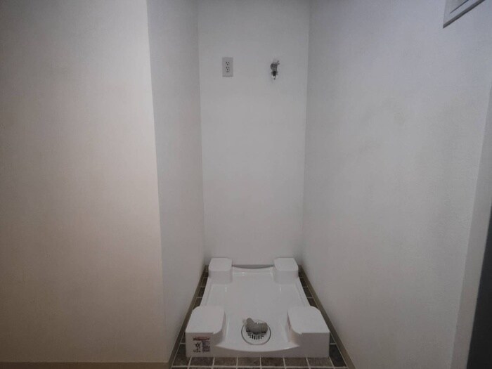 物件内観写真15　(洗濯機置場)