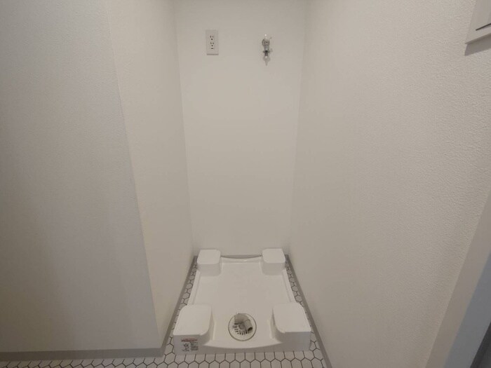 物件内観写真17　(洗濯機置場)