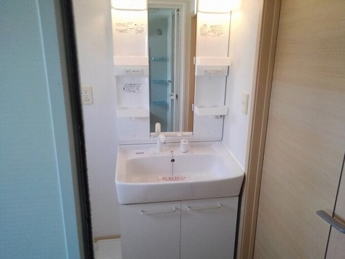 物件内観写真11　(洗面)