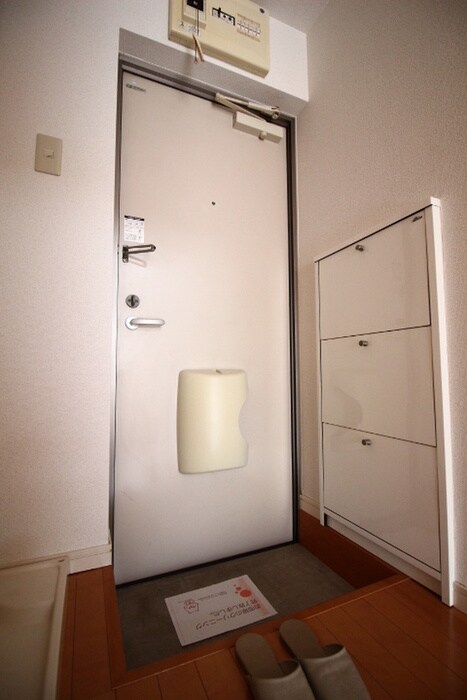 物件内観写真16　(玄関)