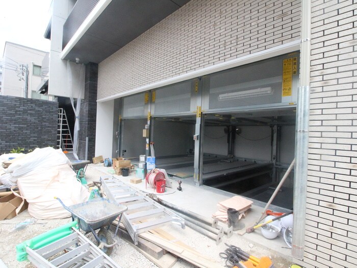 物件外観写真3　(駐車場)