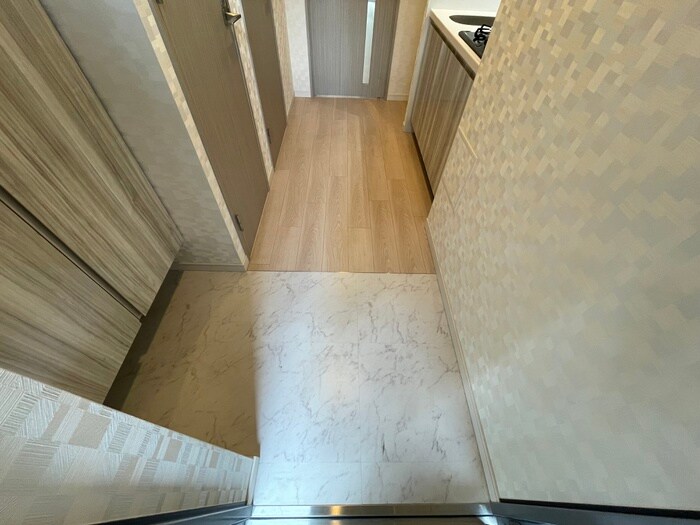 物件内観写真13　(玄関)