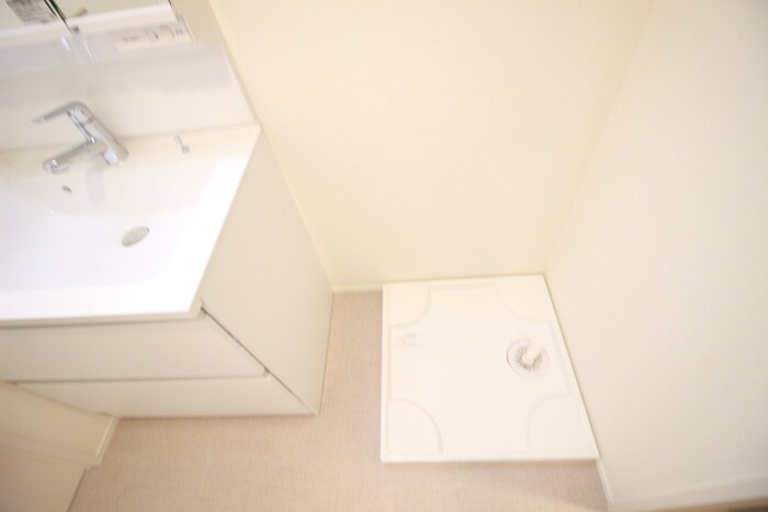 物件内観写真16　(洗濯機置場)