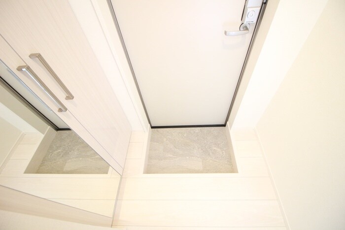 物件内観写真17　(玄関)