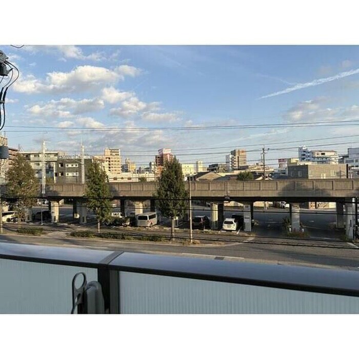 物件内観写真8　(室内からの展望)