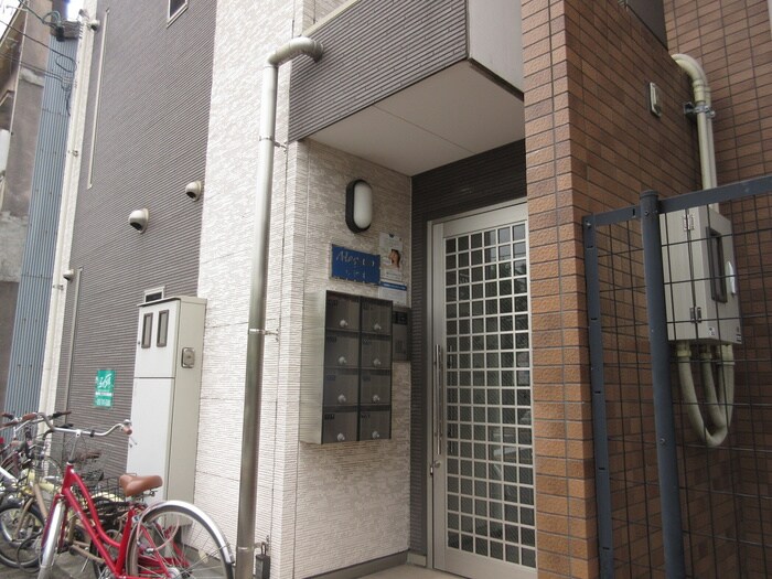 物件外観写真5　(エントランス部分)