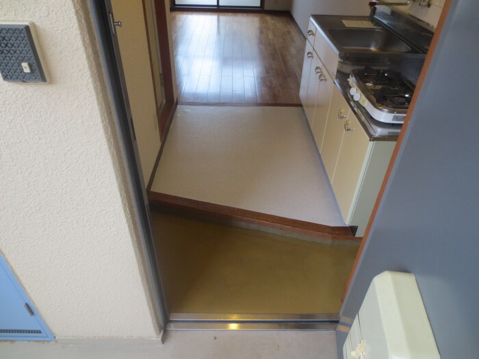 物件内観写真7　(玄関)