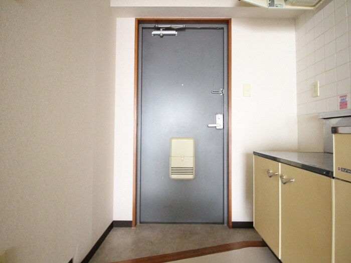 物件内観写真15　(玄関)