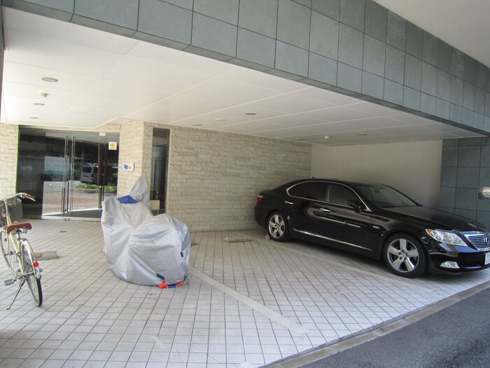 物件外観写真4　(駐車場)