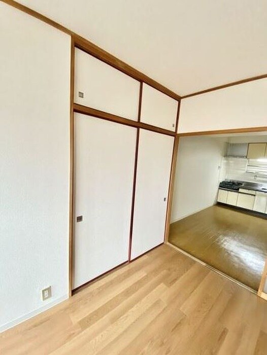 物件内観写真12　(収納)