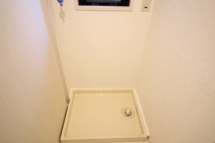 物件内観写真14　(洗濯機置場)