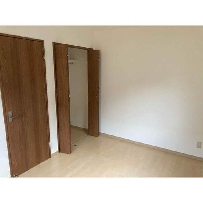 物件内観写真4　(居室)