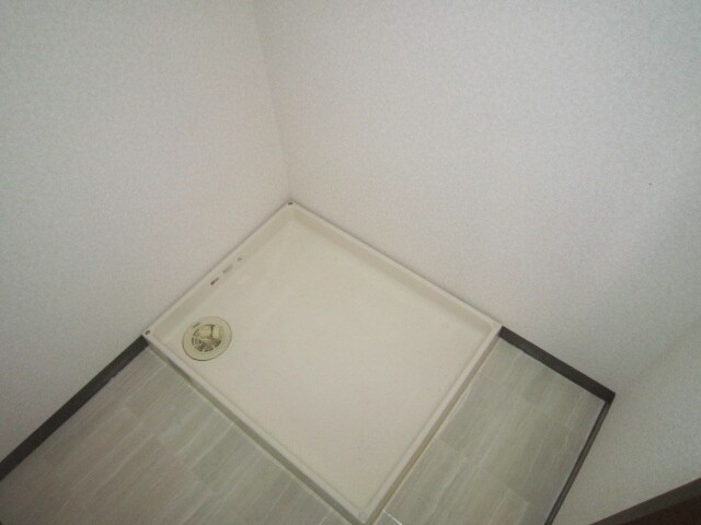 物件内観写真10　(洗濯機置場)