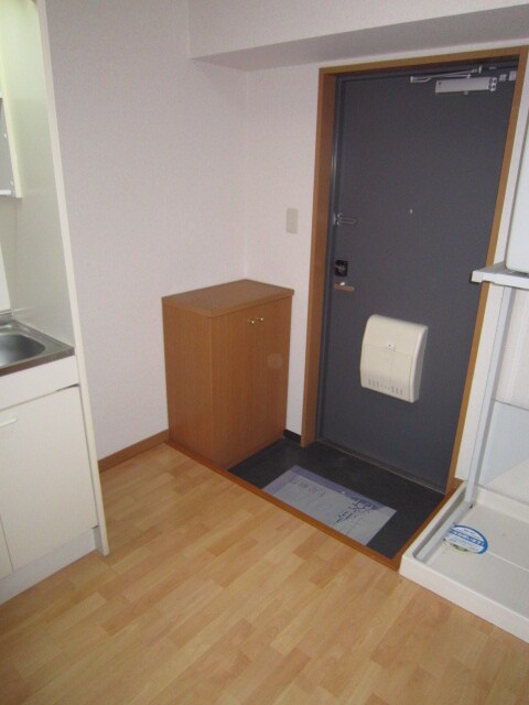 物件内観写真13　(玄関)