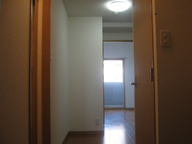 物件内観写真14　(廊下)