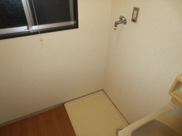 物件内観写真14　(洗濯機置場)