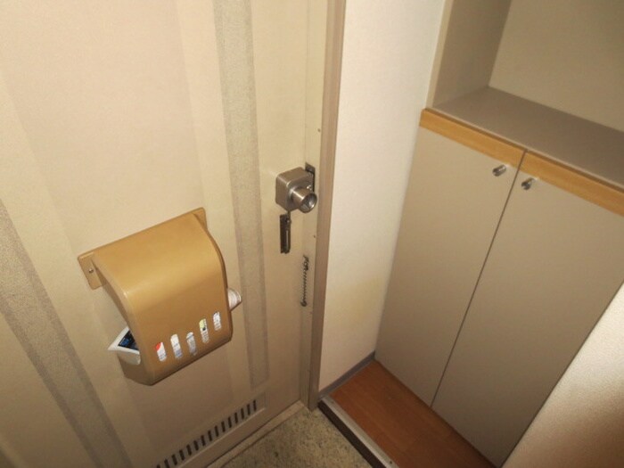 物件内観写真15　(玄関)