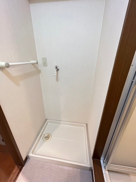 物件内観写真14　(洗濯機置場)