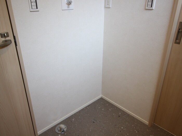 物件内観写真13　(洗濯機置場)