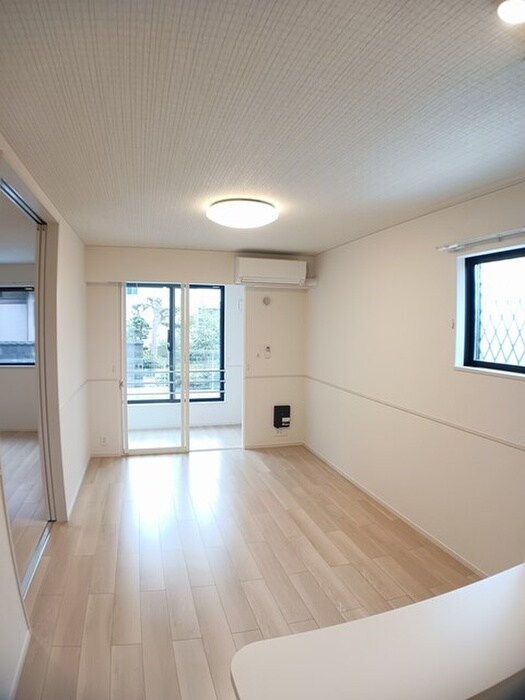 物件内観写真4　(居室)