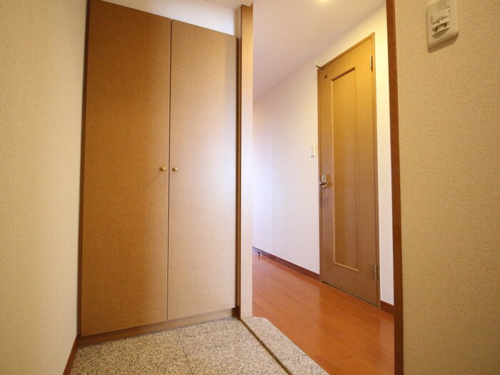 物件内観写真15　(玄関)
