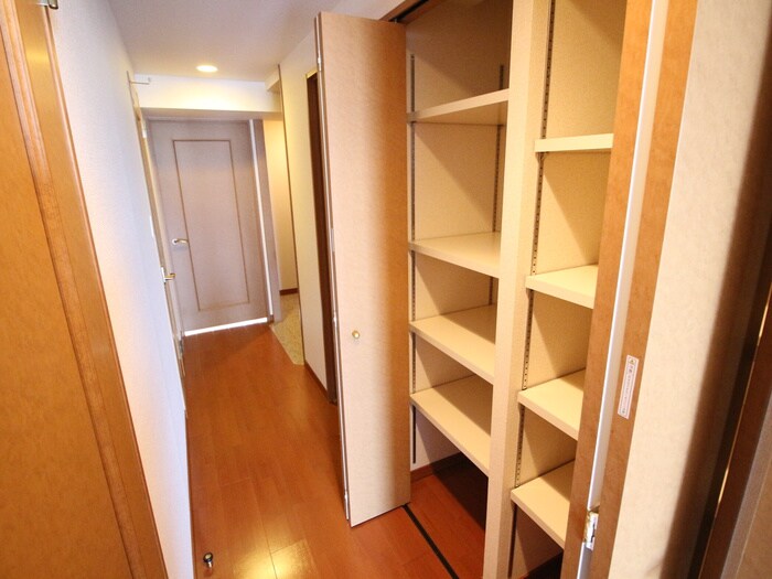 物件内観写真21　(廊下)