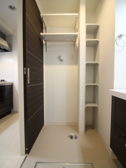 物件内観写真13　(洗濯機置場)