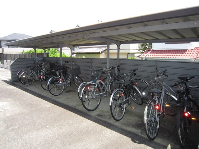 物件外観写真3　(駐輪場)