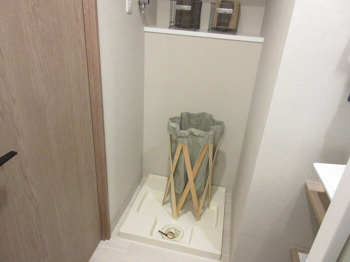 物件内観写真13　(洗濯機置場)