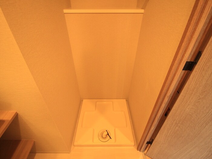 物件内観写真13　(洗濯機置場)