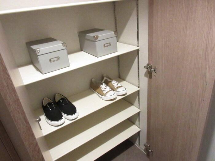 物件内観写真14　(靴箱)
