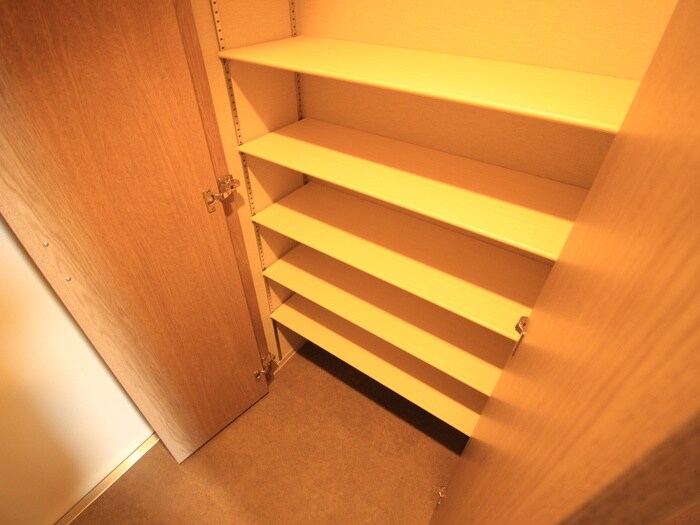物件内観写真14　(靴箱)