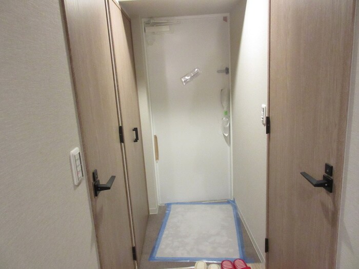 物件内観写真16　(玄関)