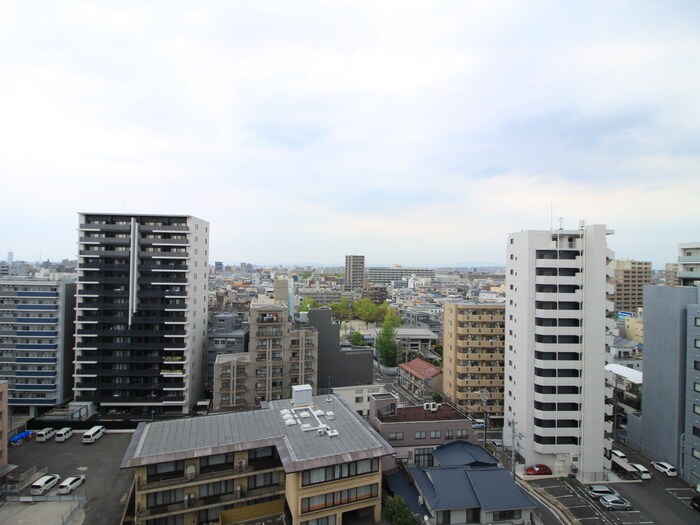 物件内観写真16　(室内からの展望)