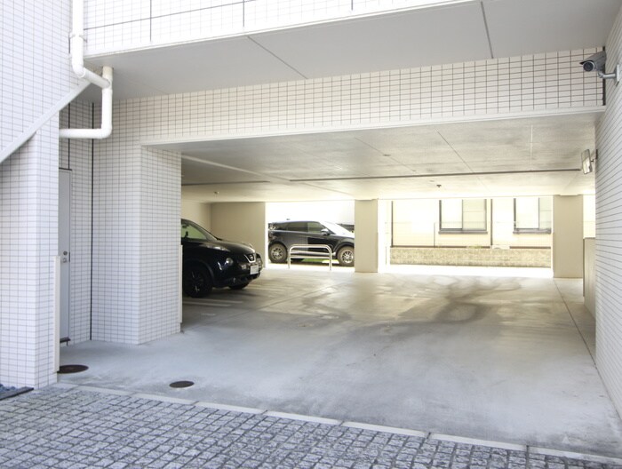 物件外観写真5　(駐車場)