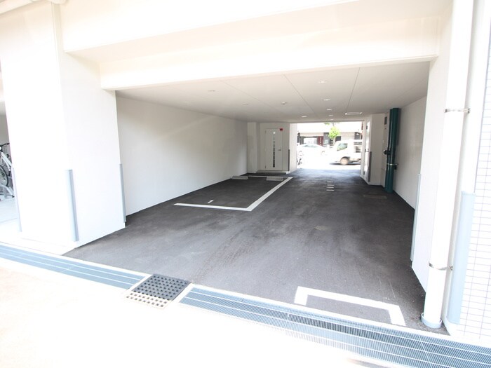 物件外観写真5　(駐車場)