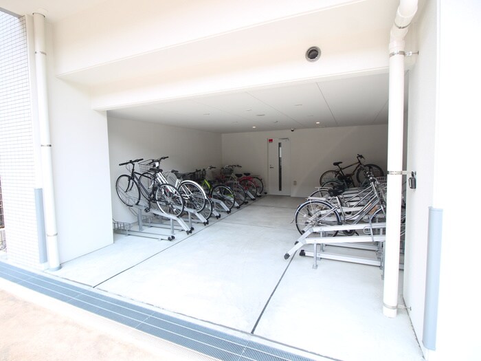 物件外観写真6　(駐輪場)