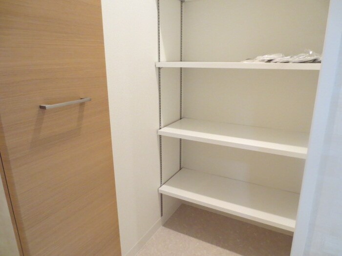 物件内観写真8　(靴箱)