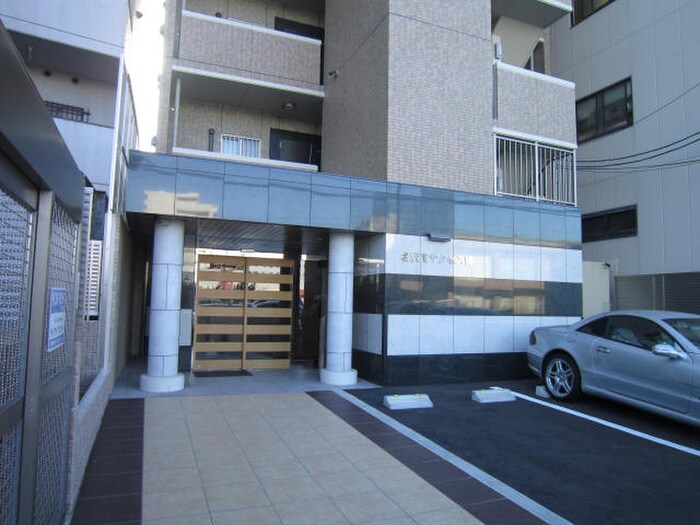 物件外観写真4　(駐車場)