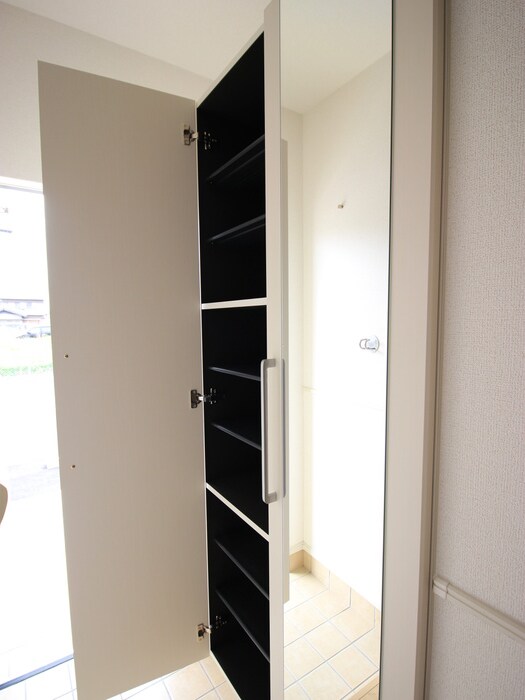 物件内観写真9　(靴箱)