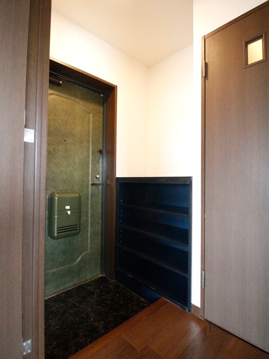 物件内観写真18　(玄関)